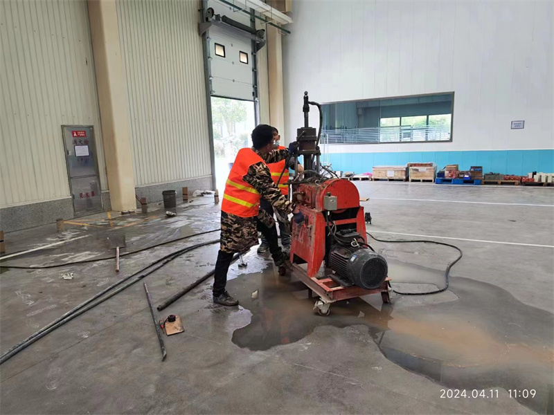 老城厂房地面下沉塌陷注浆加固施工